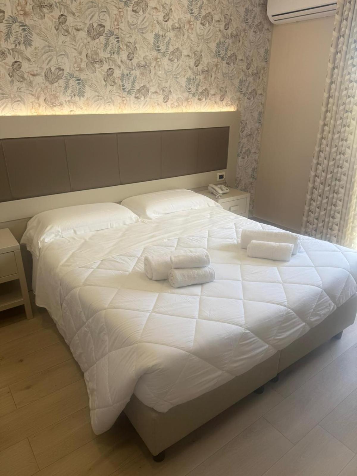 Hotel Palace Gioia Tauro Luaran gambar