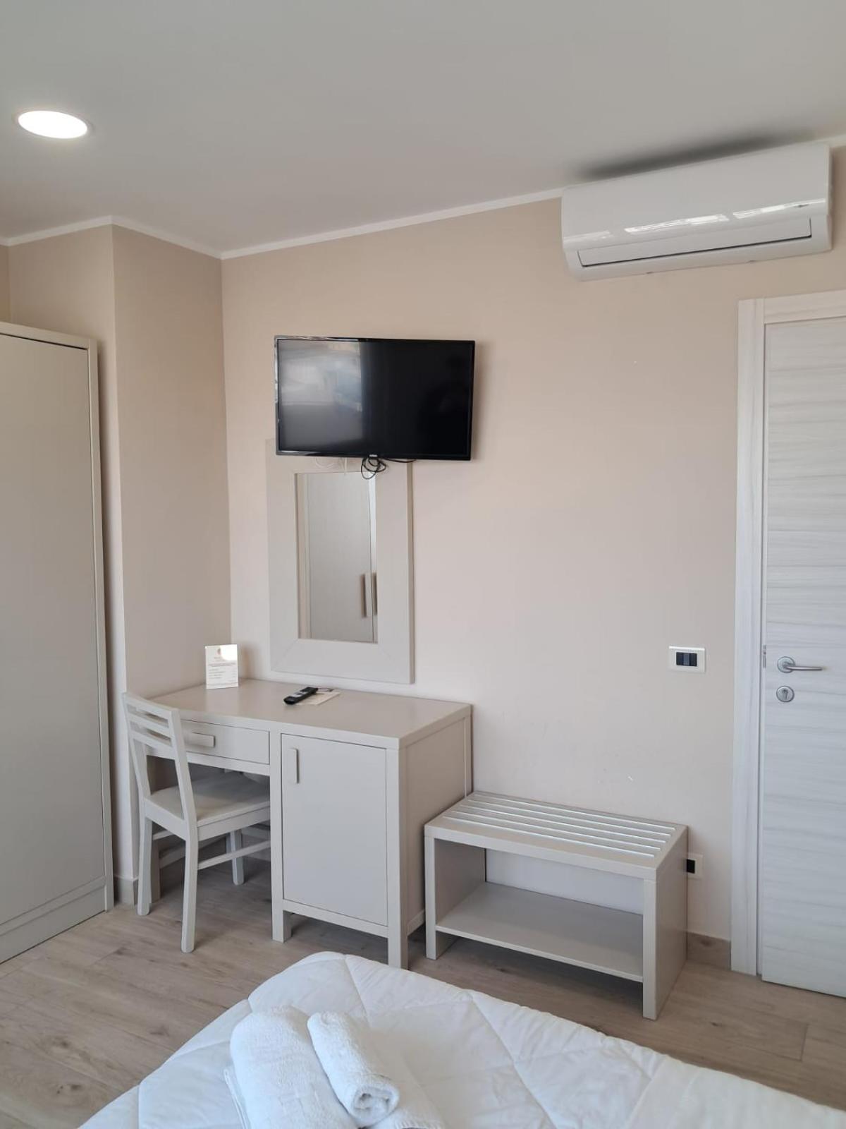 Hotel Palace Gioia Tauro Luaran gambar