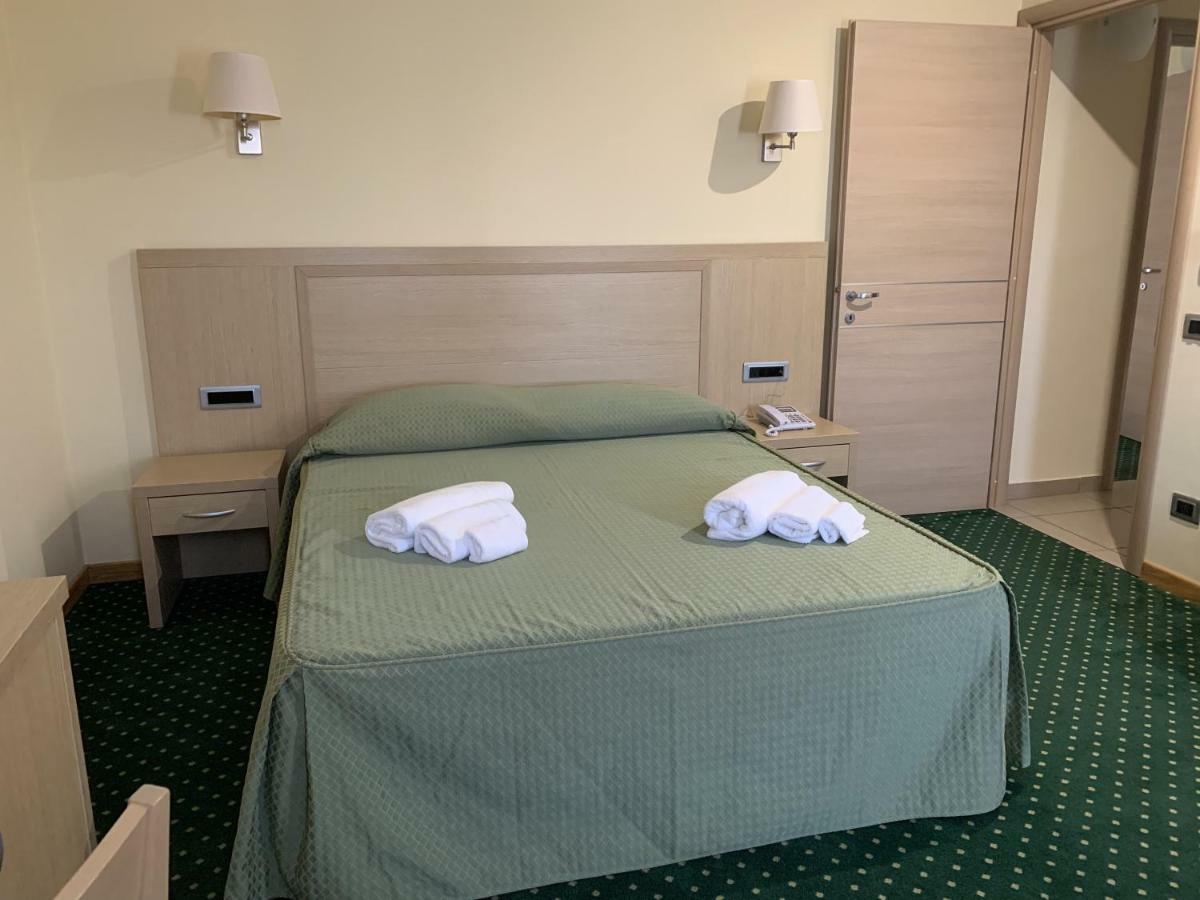 Hotel Palace Gioia Tauro Luaran gambar