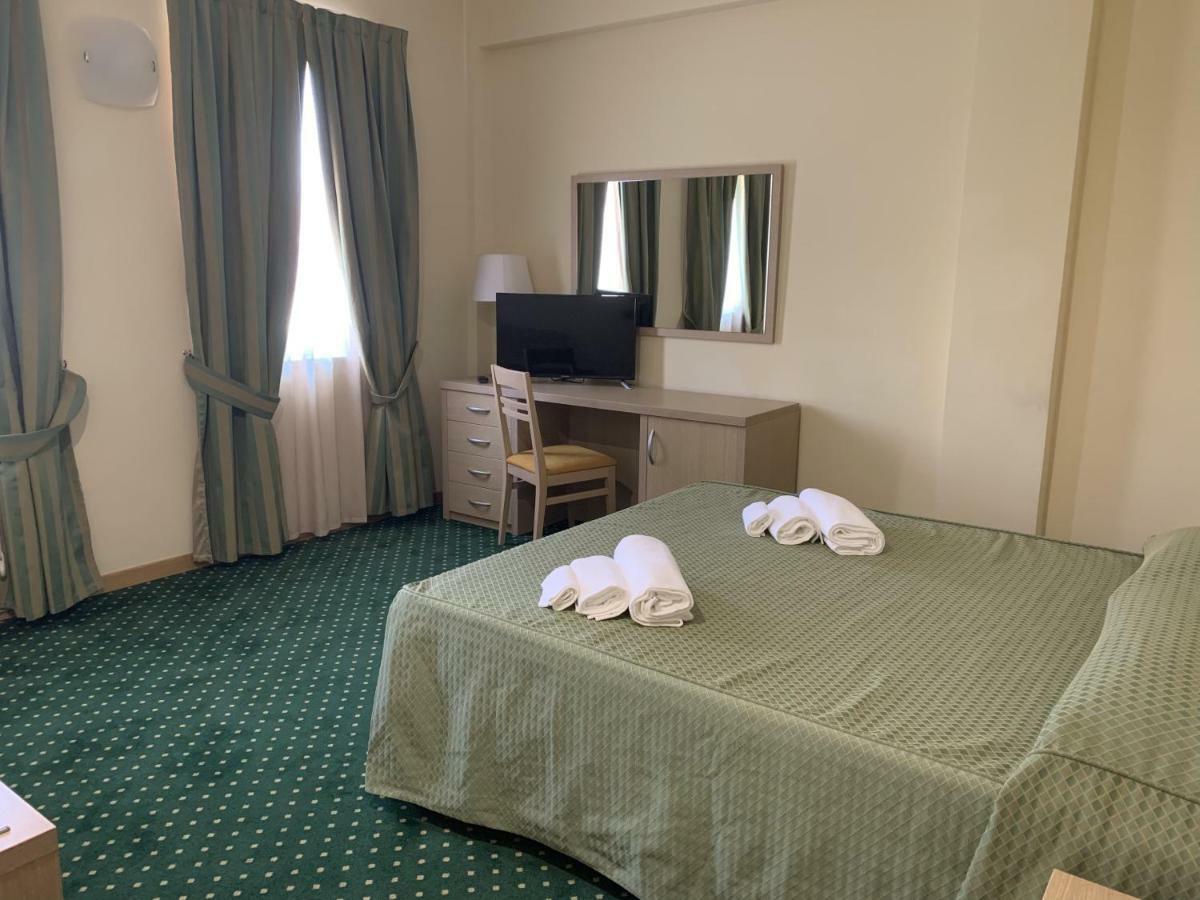 Hotel Palace Gioia Tauro Luaran gambar