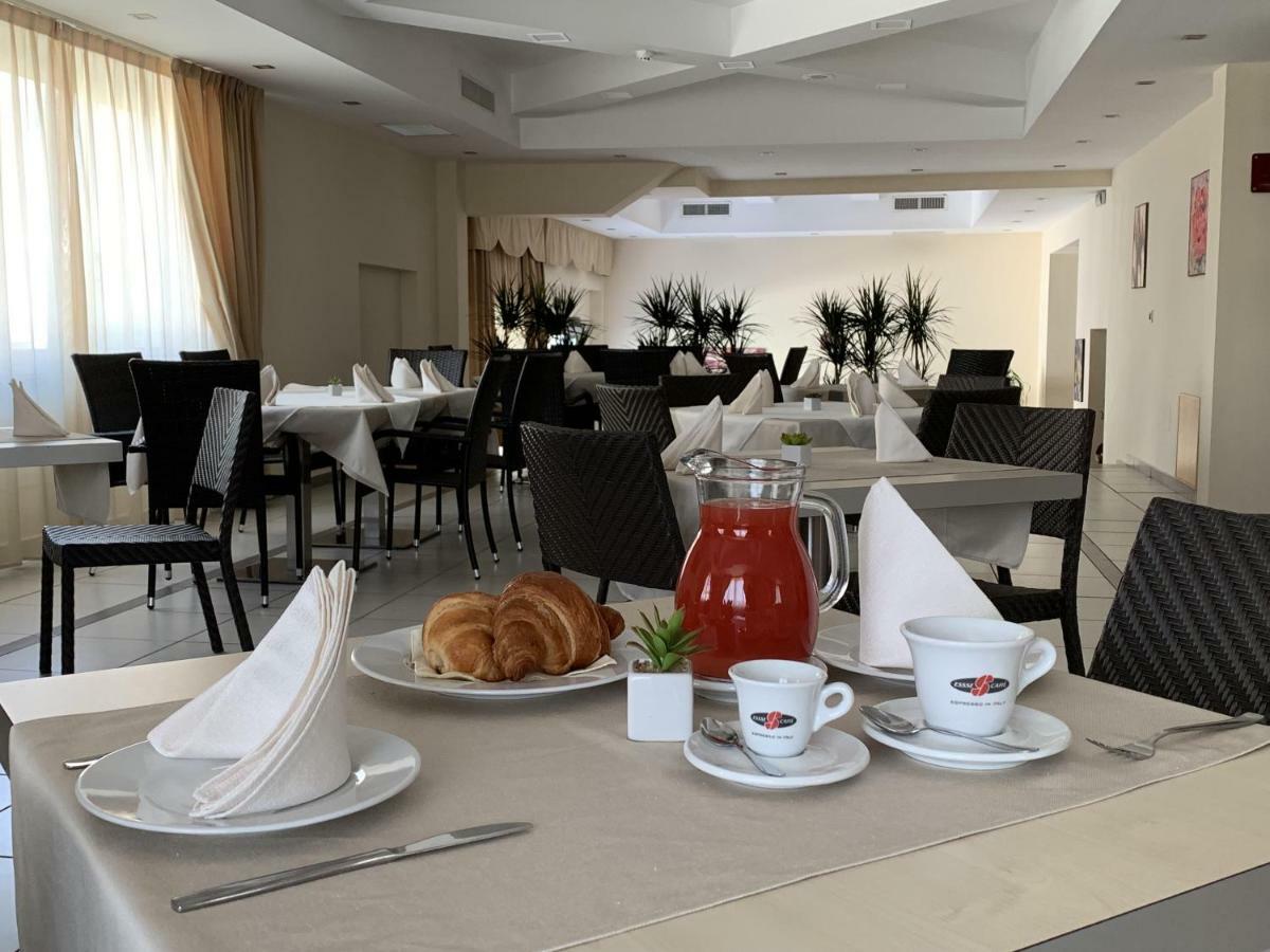 Hotel Palace Gioia Tauro Luaran gambar